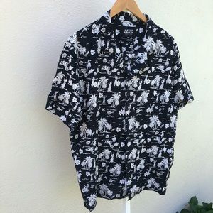 Retro Inspired Hawaiian Shirt 🤍🖤🌴🌺